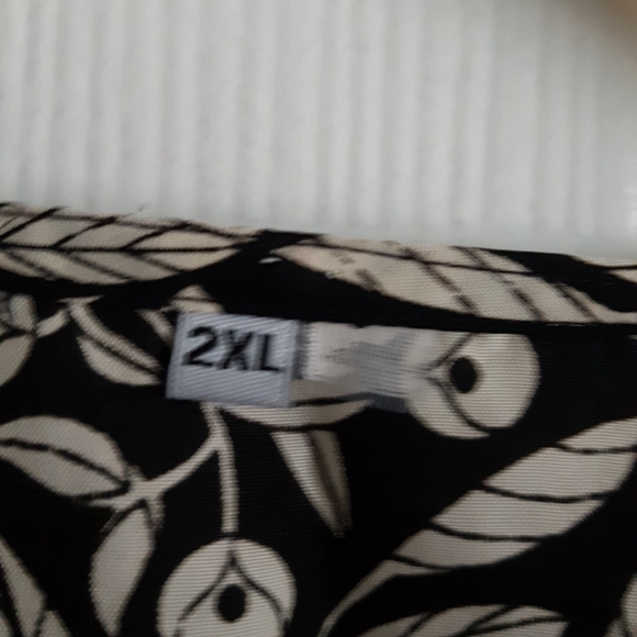 Rose Boho Style Print Top - Picture 2 of 3